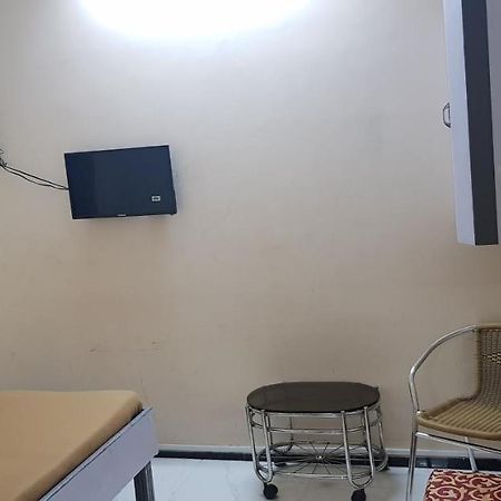 New Metro Guest House Mumbai Exterior photo