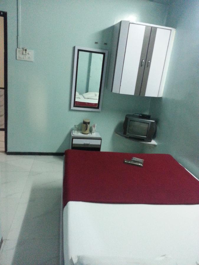 New Metro Guest House Mumbai Exterior photo